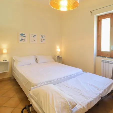 Holiday home 3 Bedroom Stunning In Mondragone