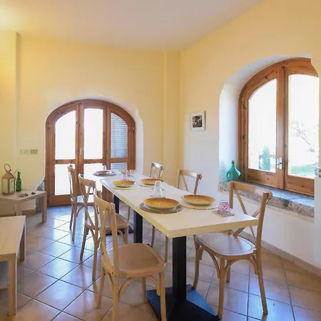 3 Bedroom Stunning In Holiday home Mondragone