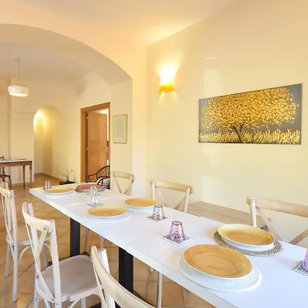 3 Bedroom Stunning In *