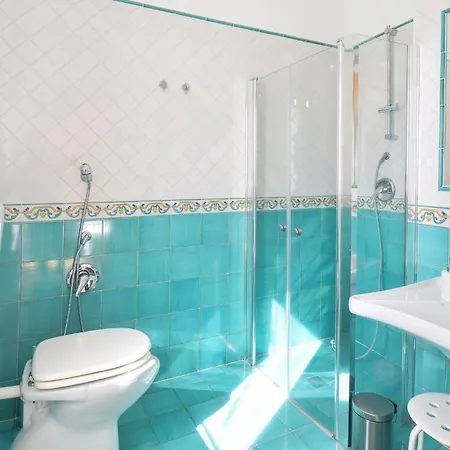 Holiday home 3 Bedroom Stunning In Mondragone
