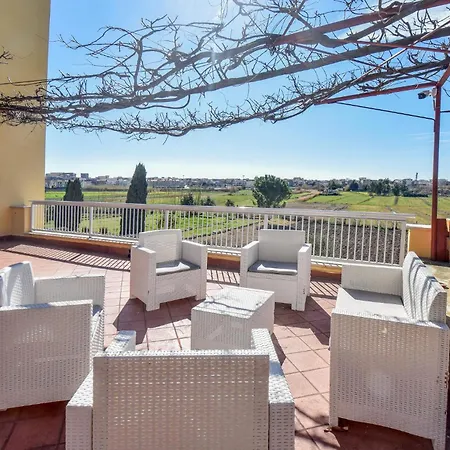 3 Bedroom Stunning In *