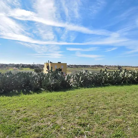 3 Bedroom Stunning In Holiday home Mondragone