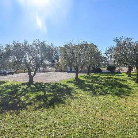 3 Bedroom Stunning In Mondragone